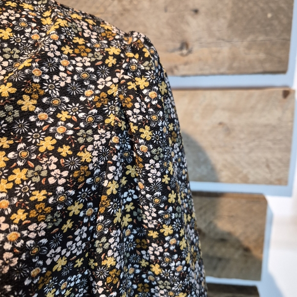 Max Studio Elegant Black Floral Wrap Dress - Picture 5 of 8